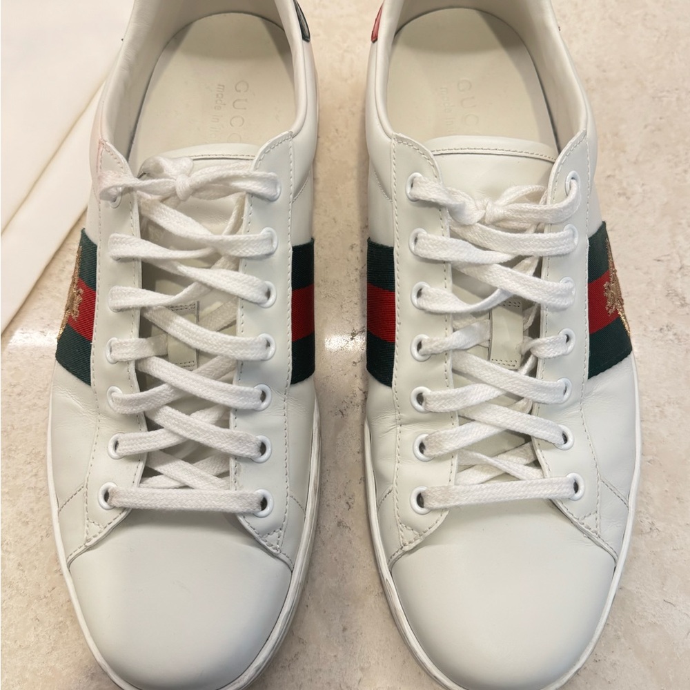 Gucci White Leather Sneakers with Red and Green Accents - Picture 2 of 7